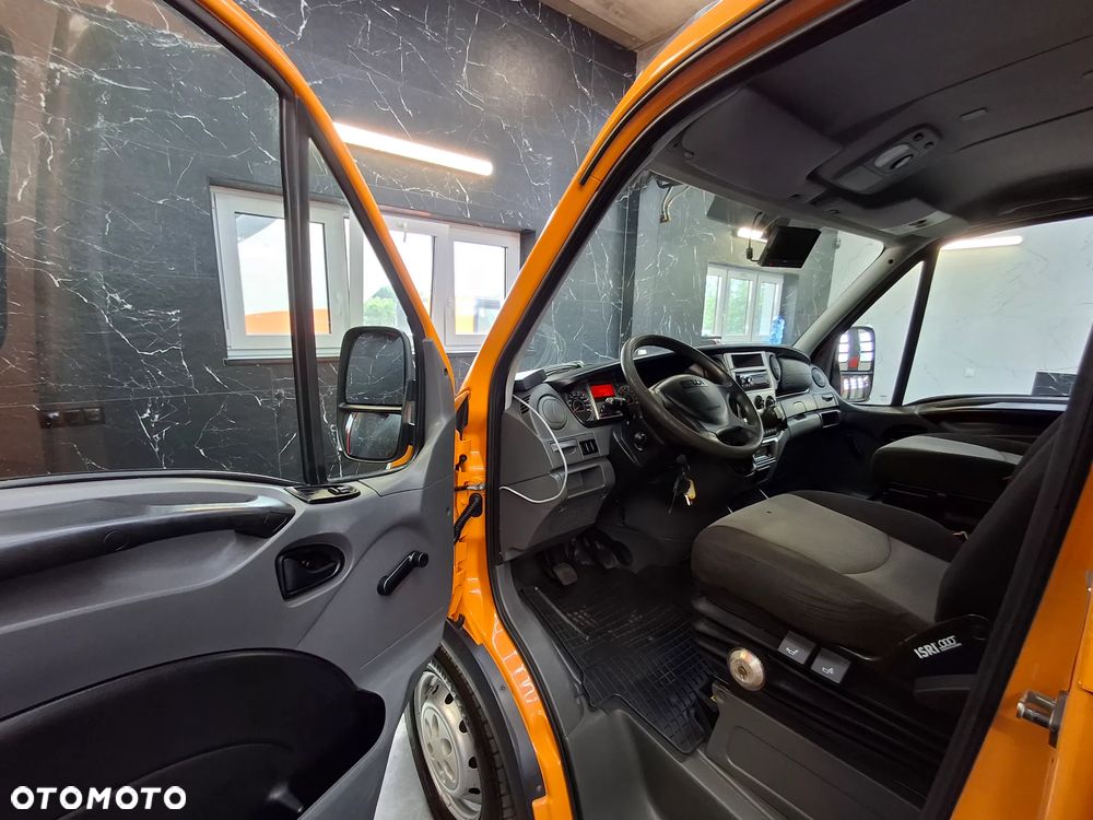Iveco Daily 35S14 Doka Dubel Brygadówka Służba Drogowa Silnik 3.0 Pomarańczowy 6 Miejsc Hak Kamera Cofania Webasto Ogrzewanie Postojowe Plandeka Tablica Świetlna Światła Ostrzegawcze - 13