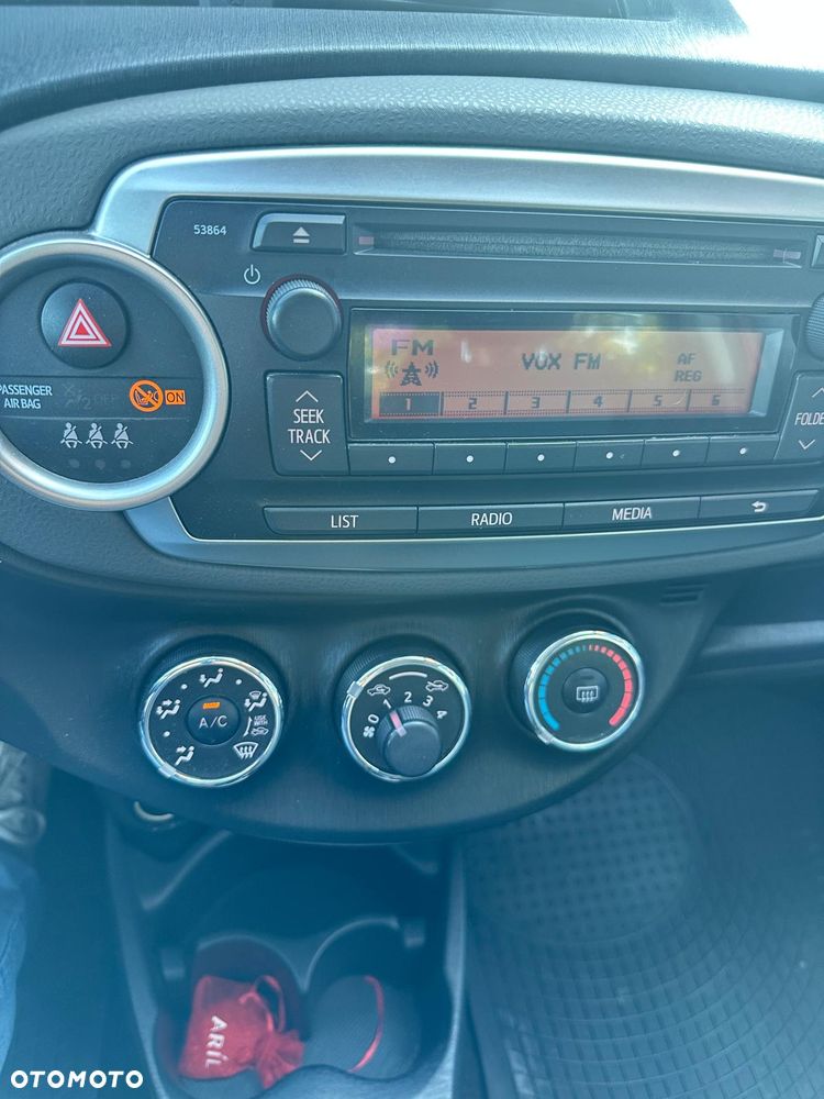 Toyota Yaris 1.0 Sol - 12
