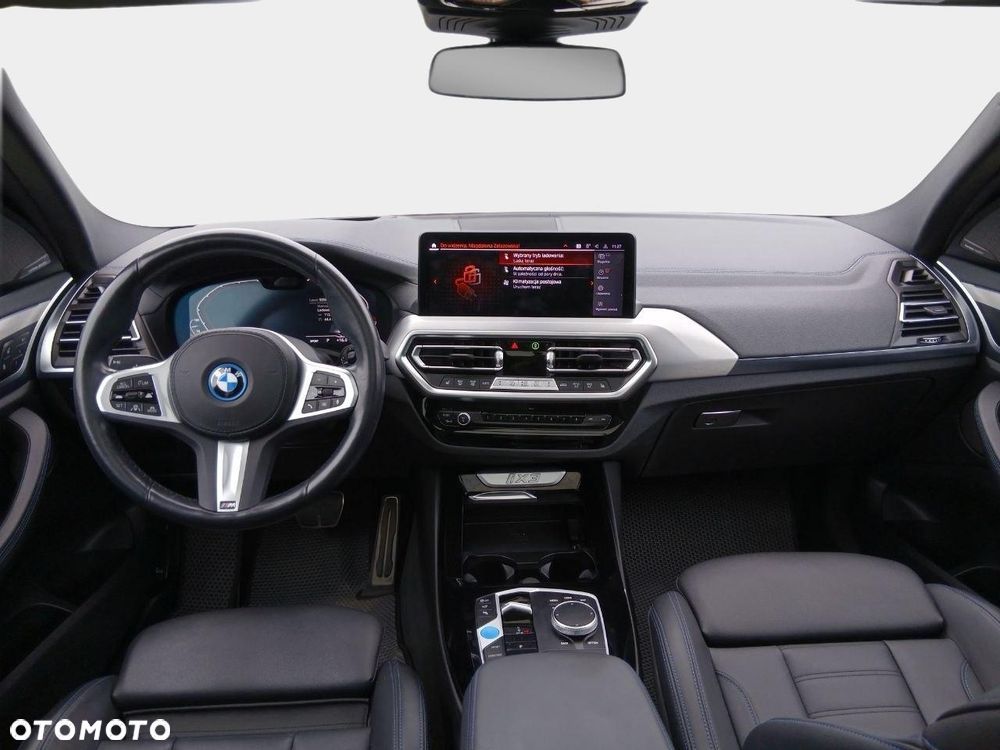 BMW iX3 80kWh Impressive - 13