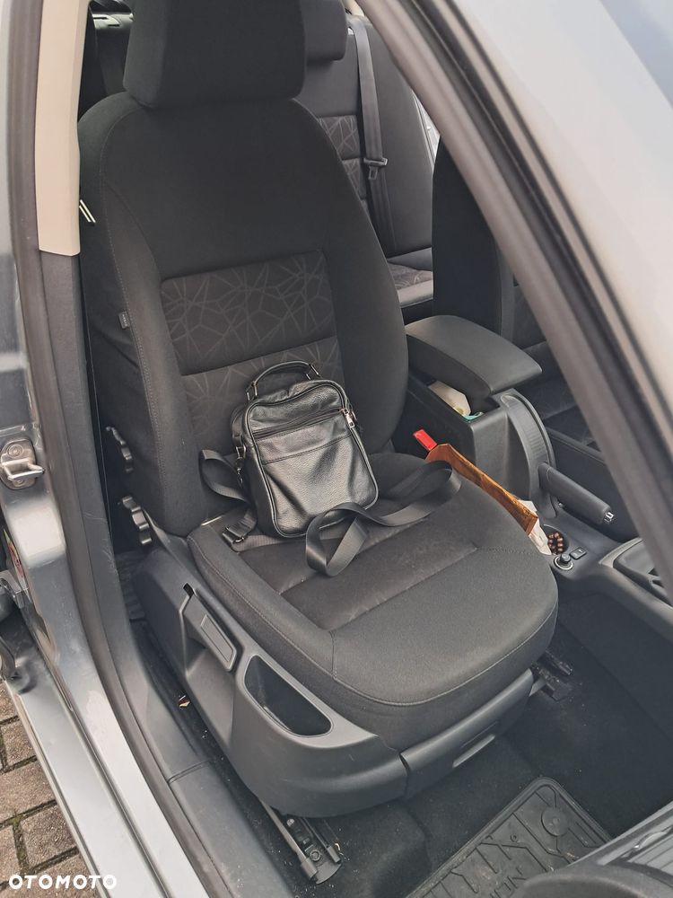 Skoda Octavia 1.6 Ambiente - 11