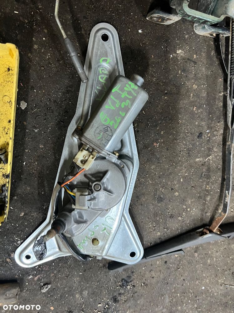 Silniczek wycieraczek tylny Suzuki grand Vitara 2003r - 1