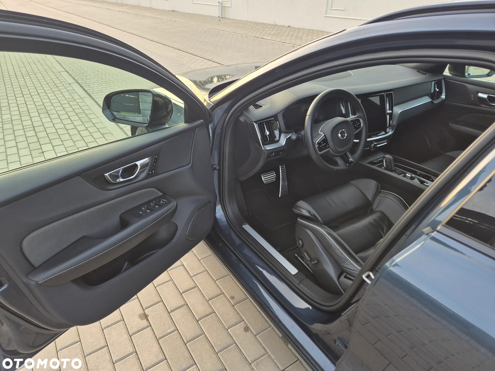 Volvo V60 T4 Momentum Pro - 11