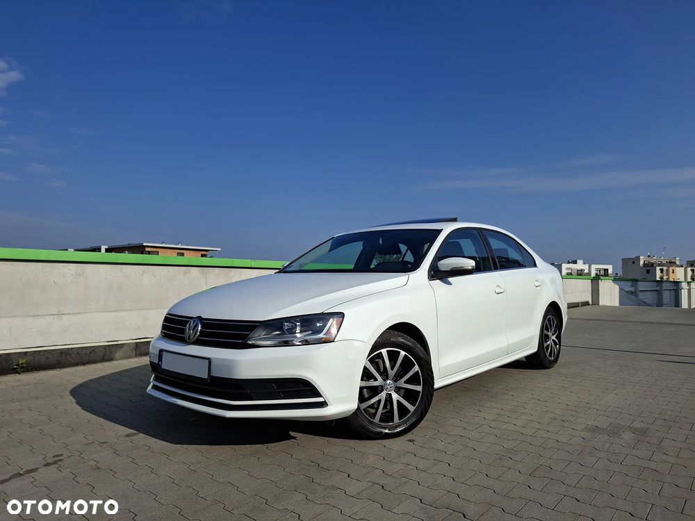Volkswagen Jetta - 1