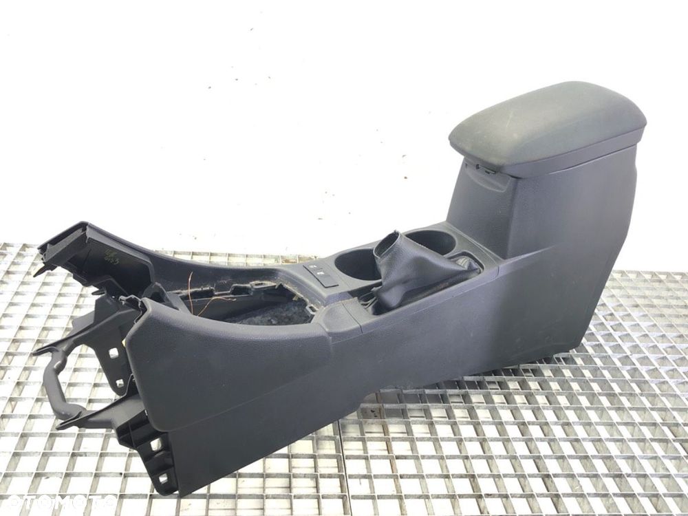 TUNEL ŚRODKOWY Z PODŁOKIETNIKIEM - 88.00 PLN - TOYOTA AURIS Kombi (_E18_) 2013 - 2018 1.6 D4-D - 1