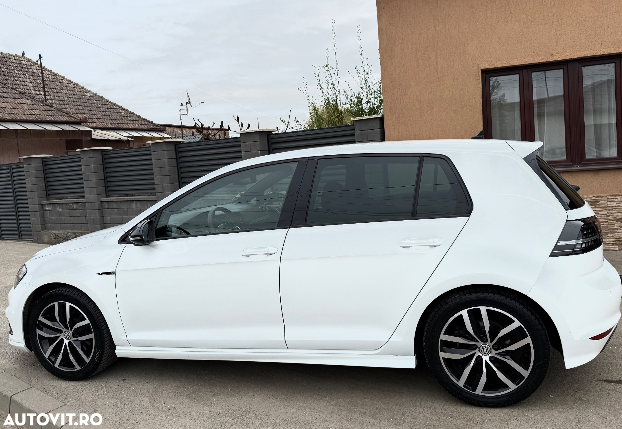 Volkswagen Golf - 13