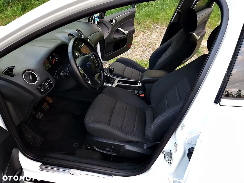 Ford Mondeo 2.0 TDCi Titanium - 23