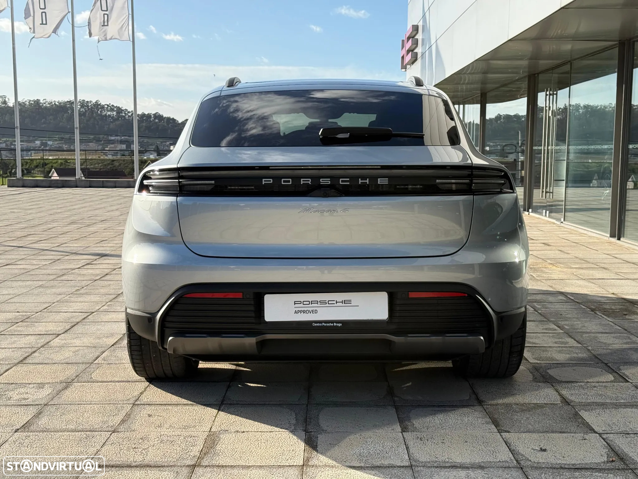 Porsche Macan Electric 4 - 4