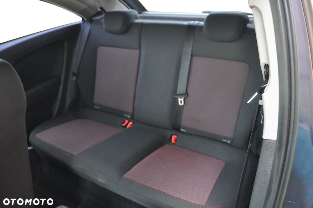 Opel Corsa 1.4 16V Enjoy - 24
