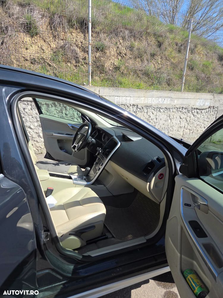 Volvo XC 60 - 8
