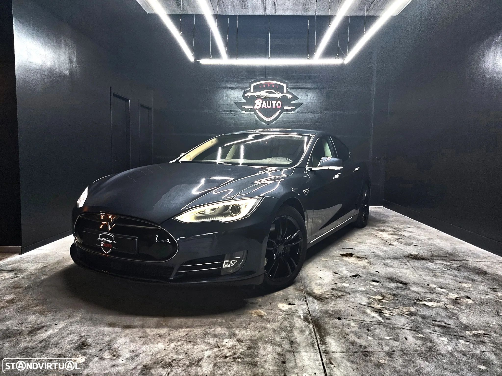 Tesla Model S 85 - 1