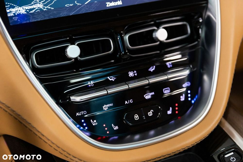 Aston Martin DBX Standard - 32
