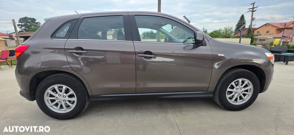 Mitsubishi ASX - 5