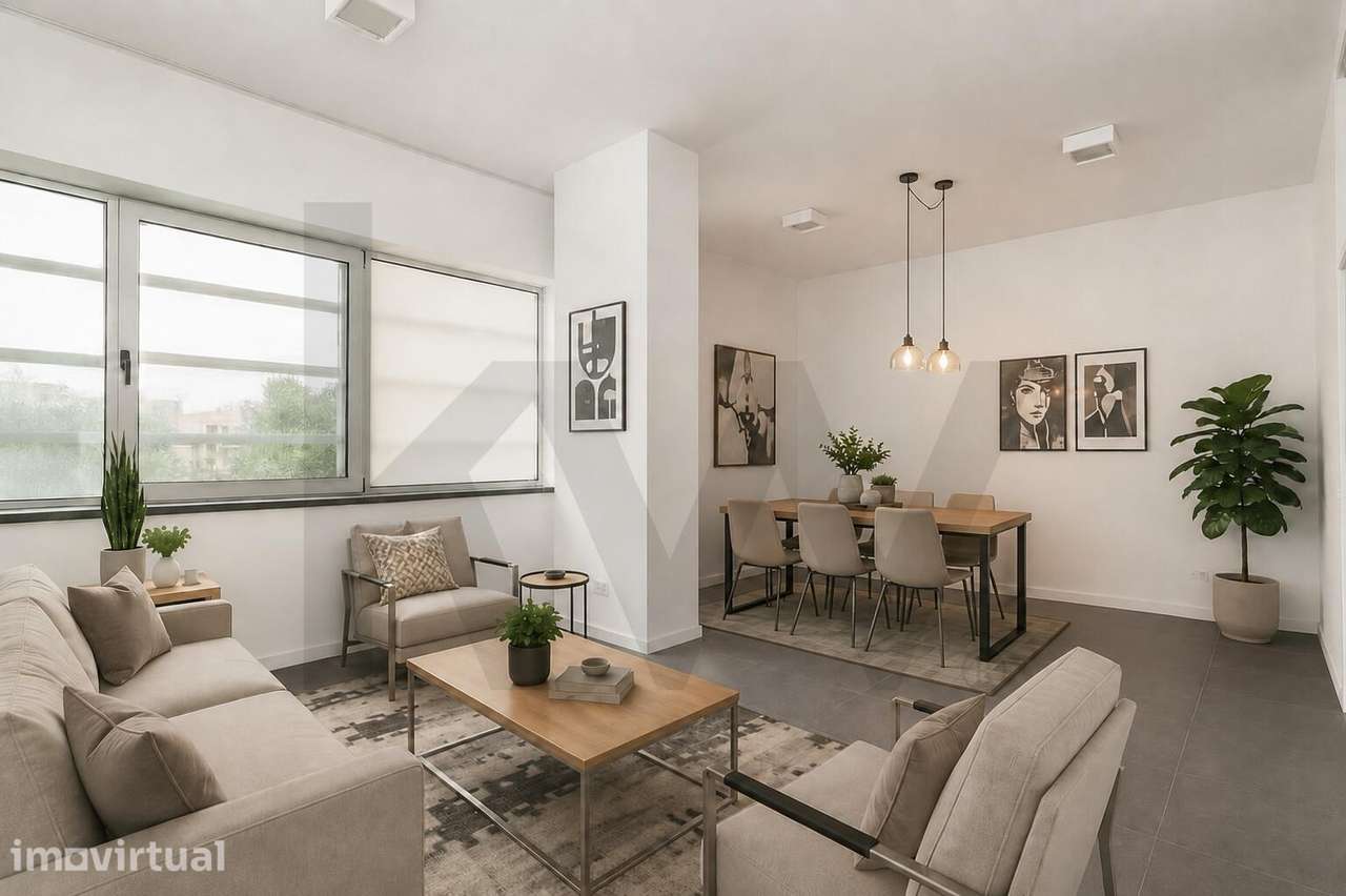 Duplex no Parque das Nações com potencial para habitação