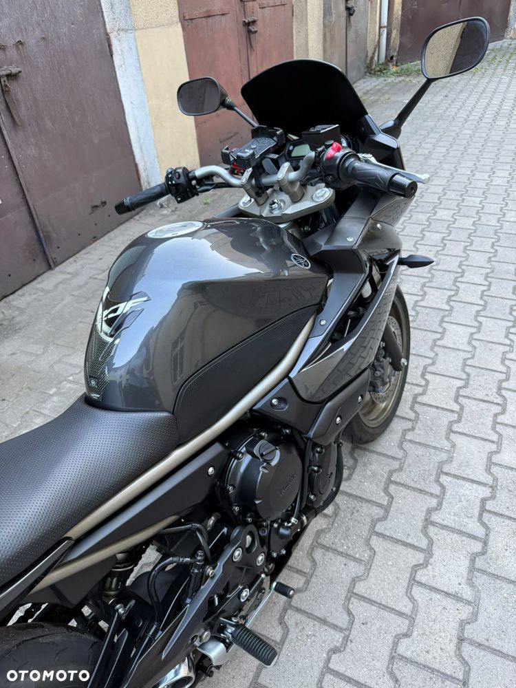 Yamaha XJ - 22