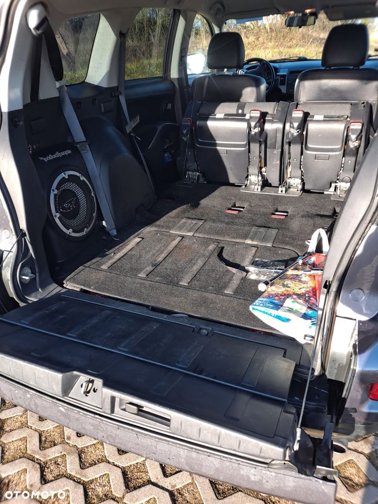 Mitsubishi Outlander - 10