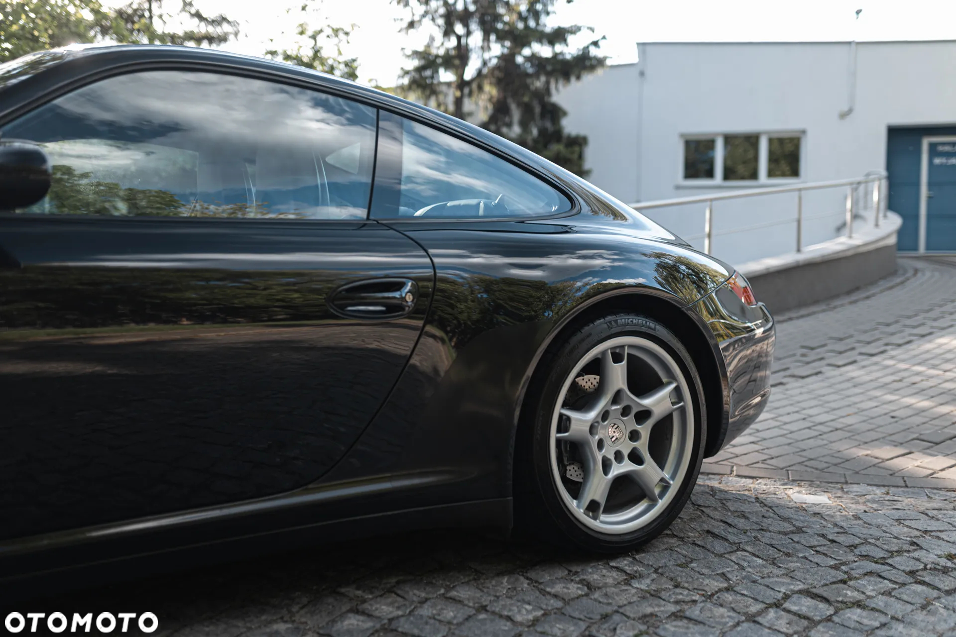 Porsche 911 Carrera 4 - 3