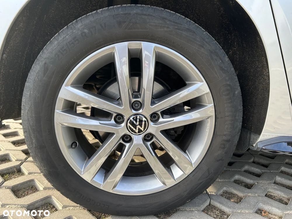 Volkswagen Touran - 19