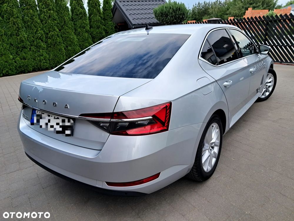 Skoda Superb 2.0 TDI SCR Ambition - 5