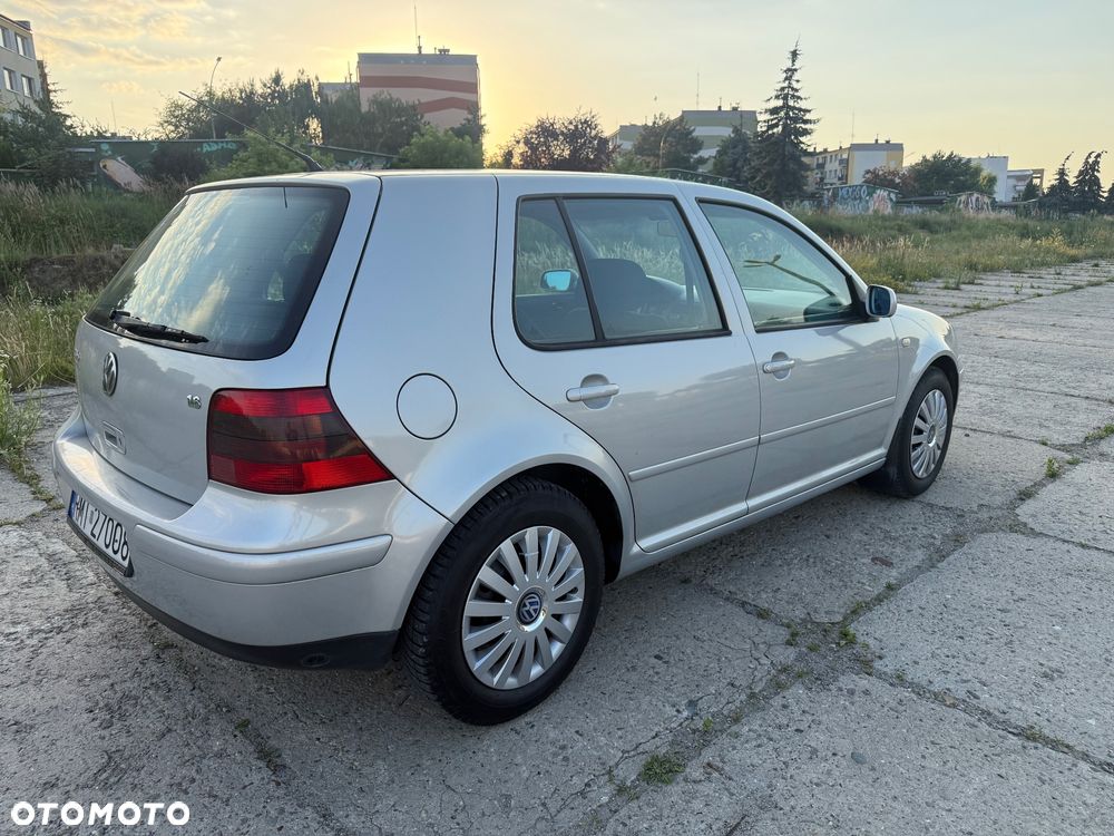Volkswagen Golf 1.6 Highline - 11