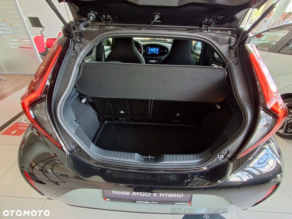 Toyota Aygo X Hybrid 1.5 Style e-CVT - 10
