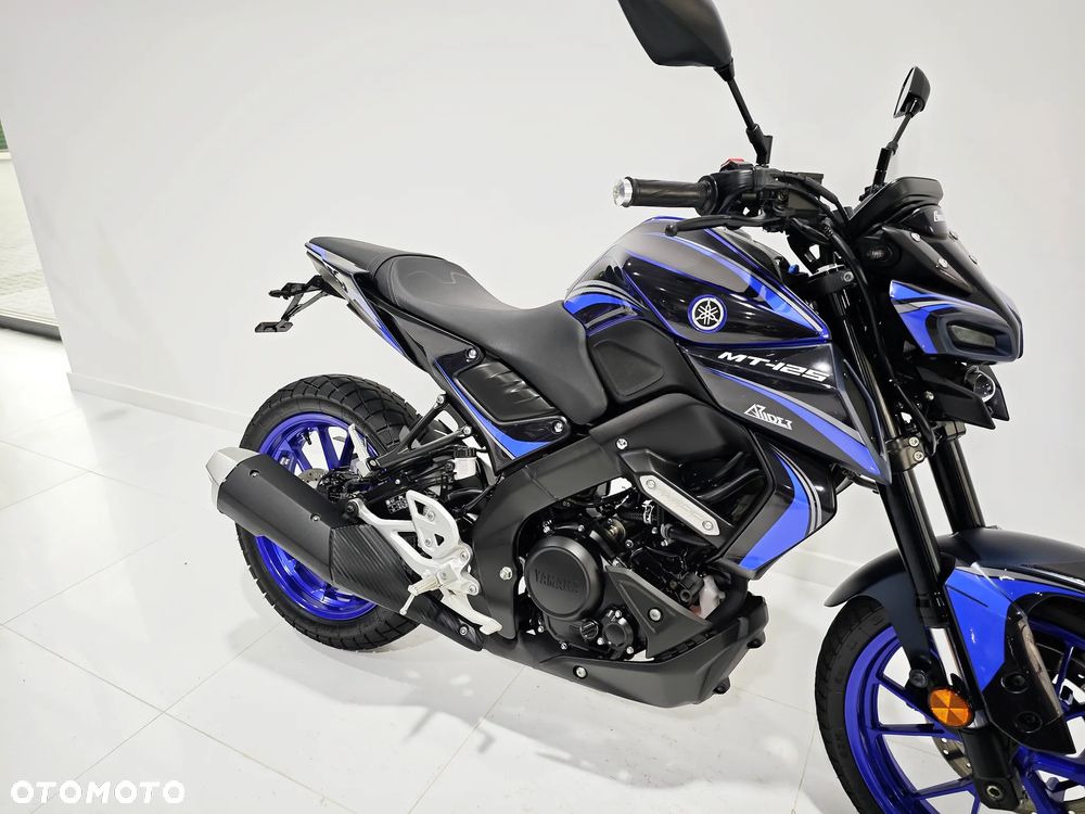 Yamaha MT - 8