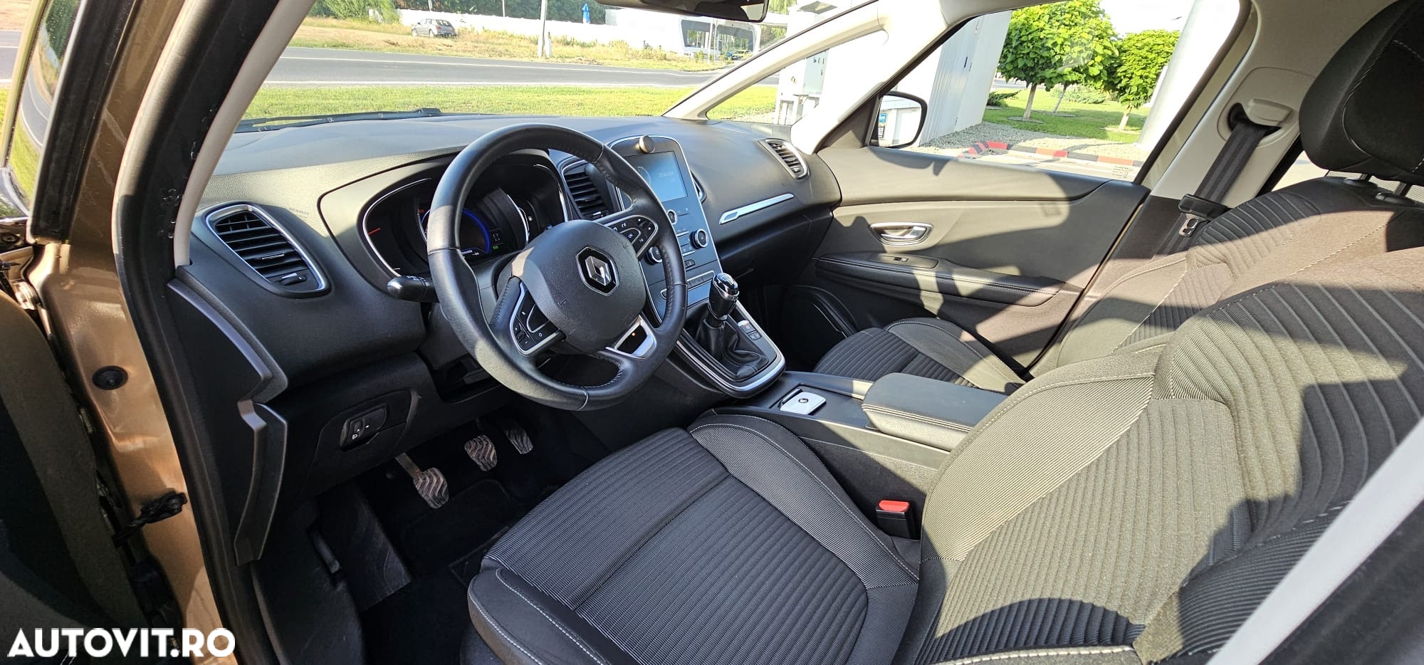 Renault Scenic BLUE dCi 120 LIMITED - 11
