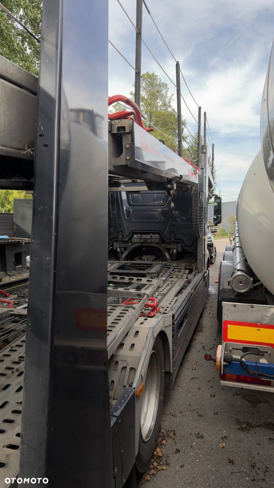 Mercedes-Benz Actros - 8