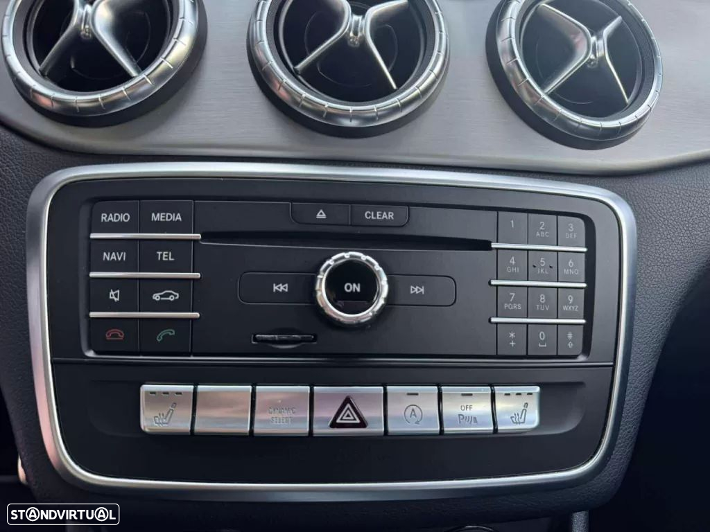 Mercedes-Benz CLA 180 Shooting Brake AMG Line - 10