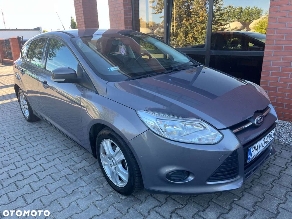 Ford Focus 1.6 Ambiente - 2