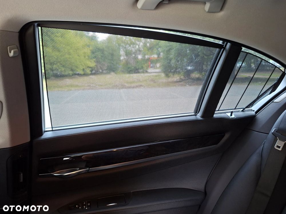BMW Seria 7 - 24
