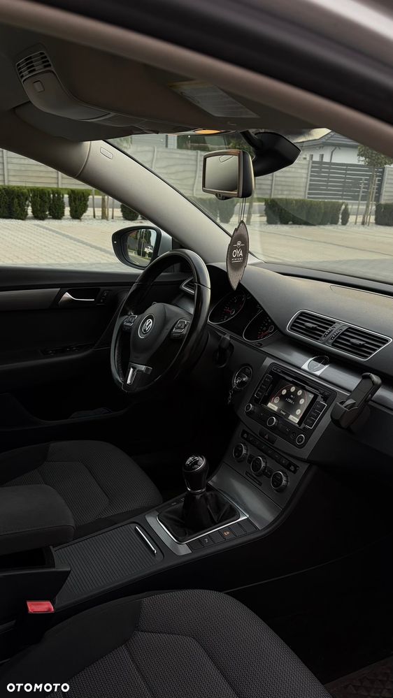 Volkswagen Passat 2.0 TDI BlueMotion Technology Comfortline - 10