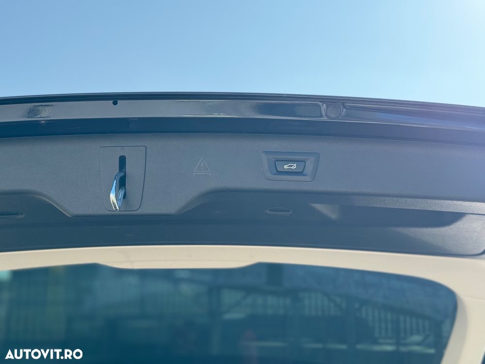 BMW Seria 5 520d xDrive AT - 13