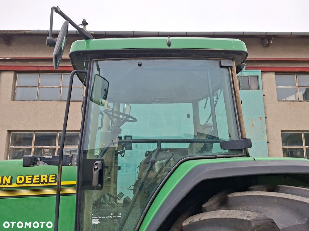John Deere 8210 4X4 - 17
