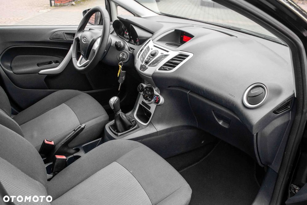 Ford Fiesta 1.4 Champions Edition - 24