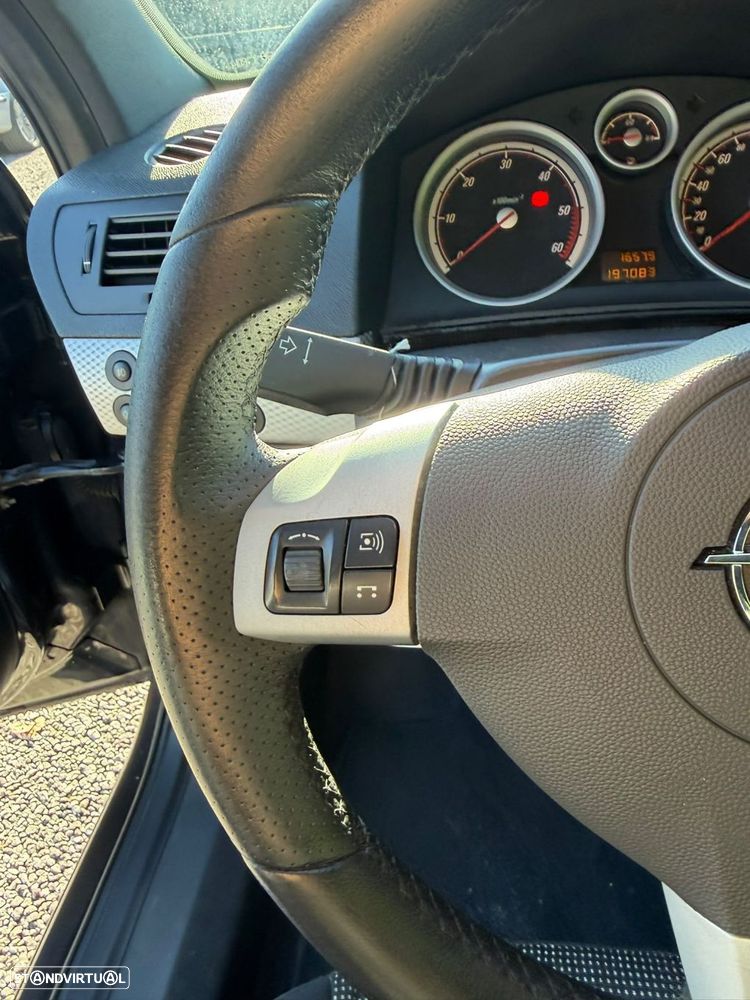 Opel Astra GTC 1.3 CDTi - 33