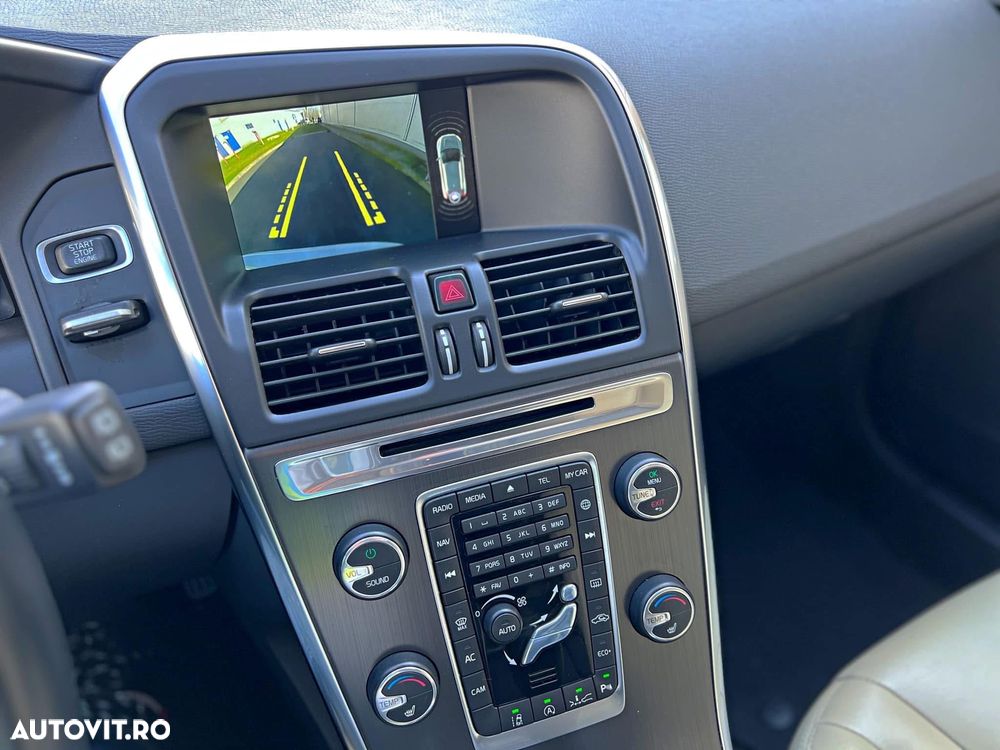 Volvo XC 60 D4 Geartronic Summum - 9