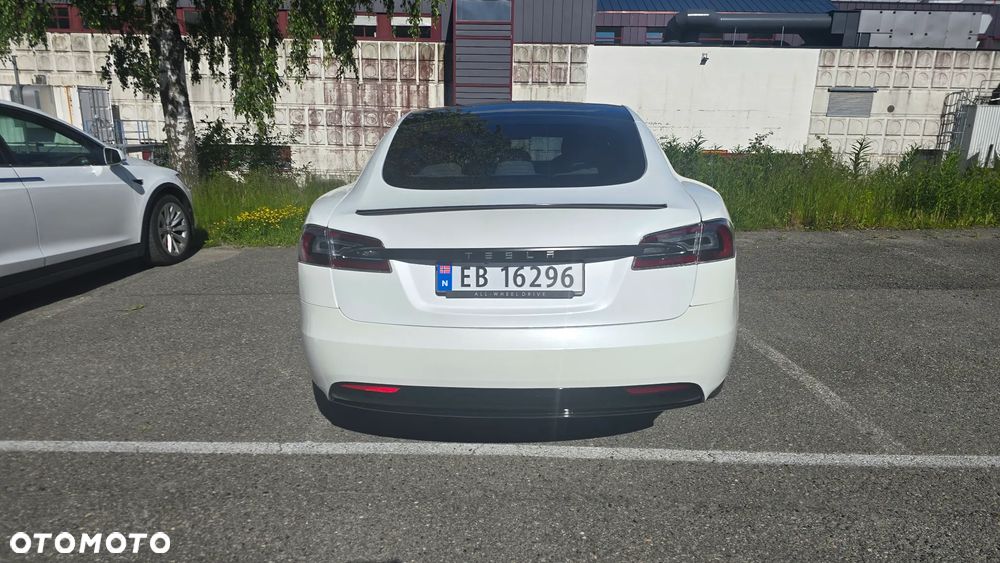 Tesla Model S Performance - 4