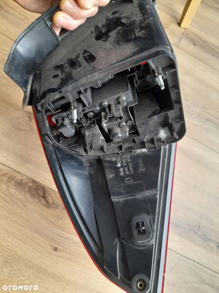 RENAULT LAGUNA III KOMBI LAMPA PRAWA TYLNA TYĽ - 7