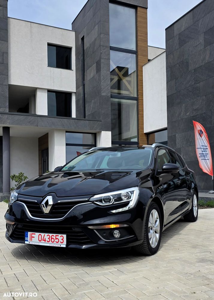 Renault Megane TCe 140 GPF LIMITED - 11