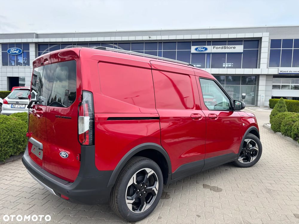 Ford Transit Courier - 11