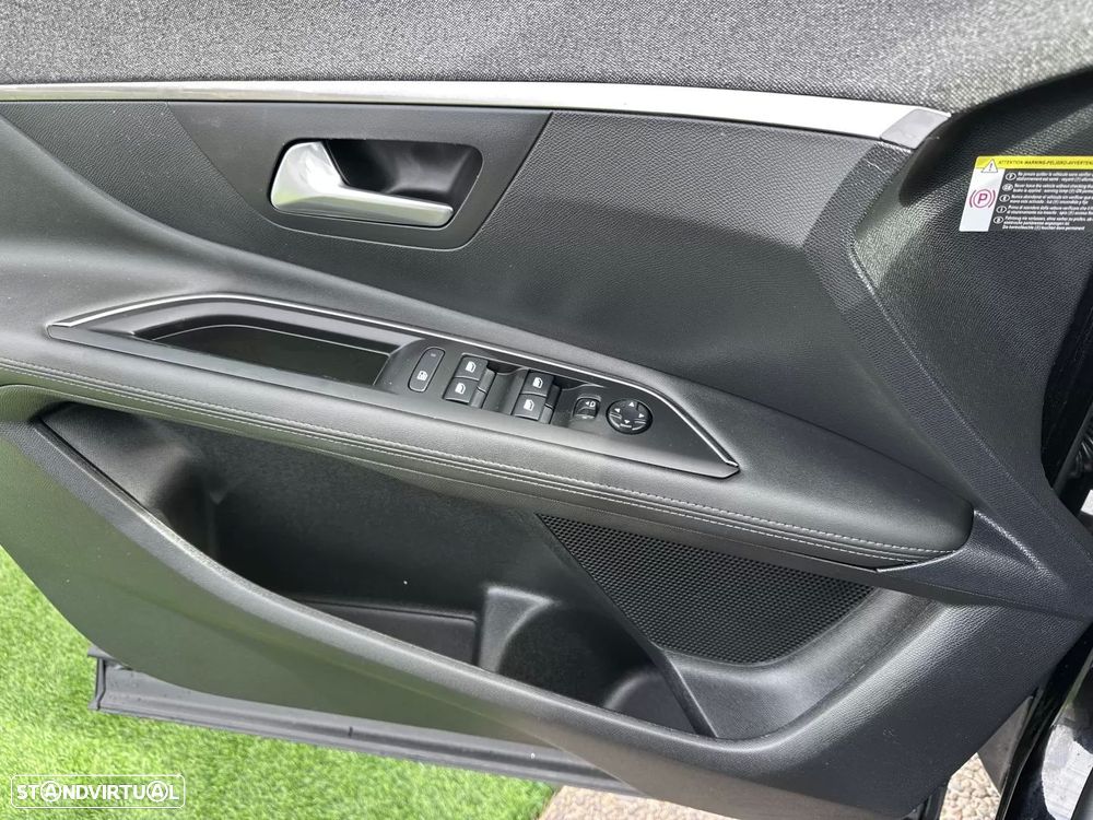 Peugeot 3008 1.2 PureTech Allure Pack - 23