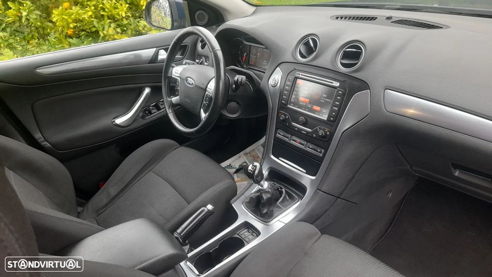 Ford Mondeo SW 1.6 TDCi Ambiente - 48