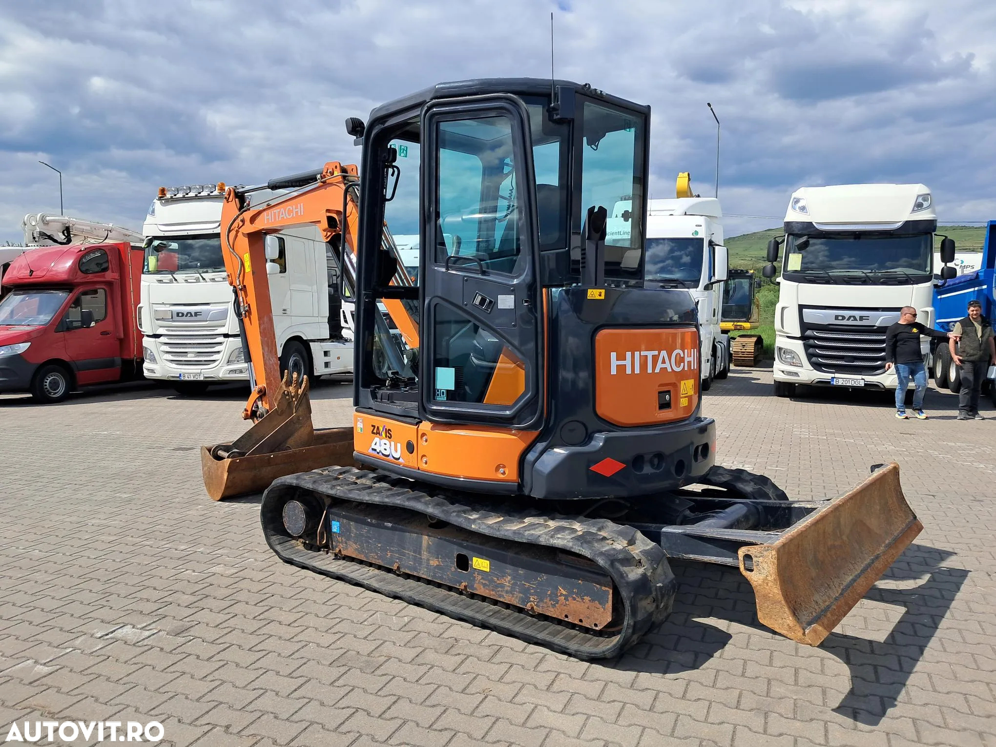 Hitachi ZX48U-6 ZAXIS 48U DOUA CUPE SI LAMA TIP BULDOZER - 4