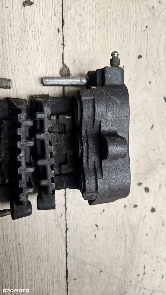 Zaciski hamulcowe Nissin przód - 15