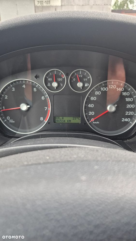 Ford Focus 1.6 Ambiente - 11