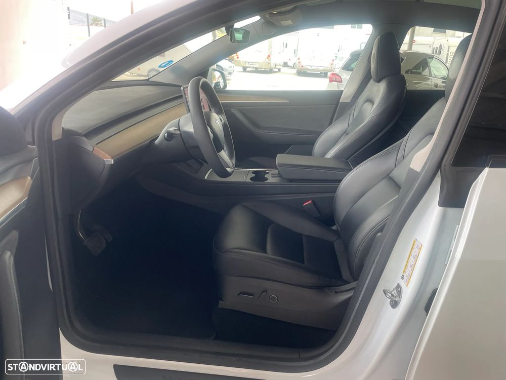 Tesla Model Y RWD - 11