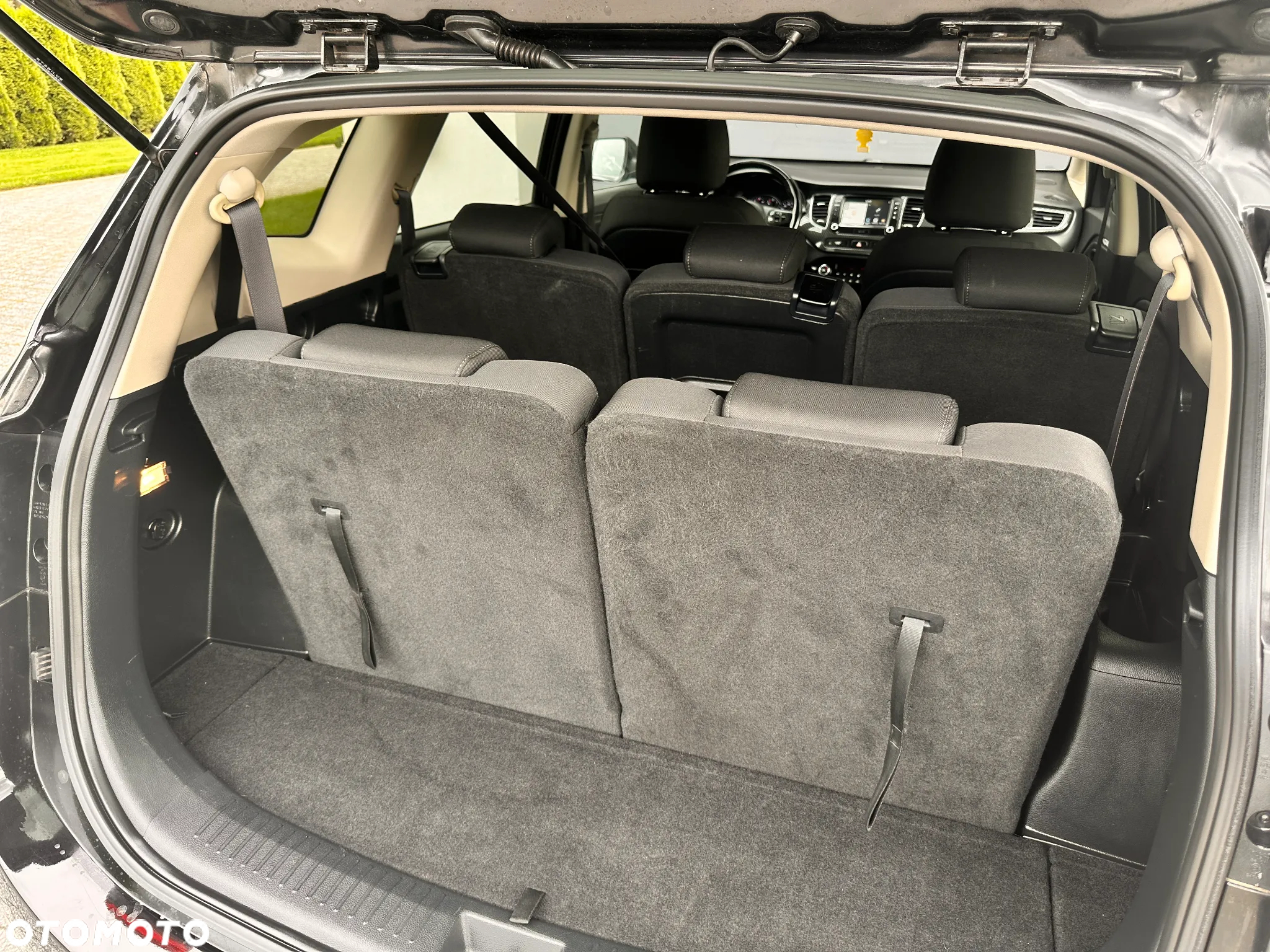 Kia Carens 1.7 CRDi L 7os - 23