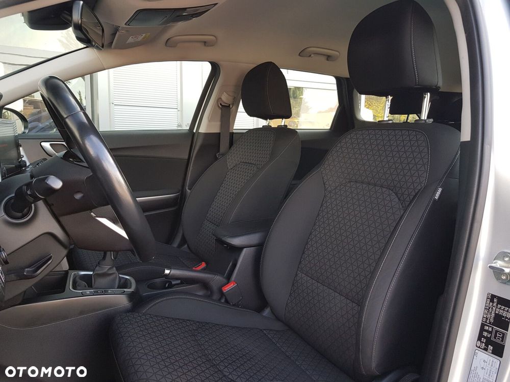 Kia Ceed 1.6 CRDi mHEV M - 17