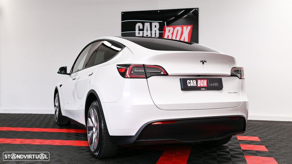 Tesla Model Y Long Range Dual Motor AWD - 23
