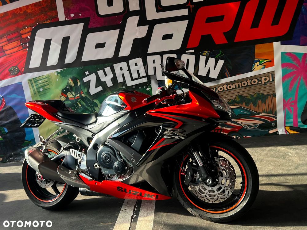Suzuki GSX-R - 15